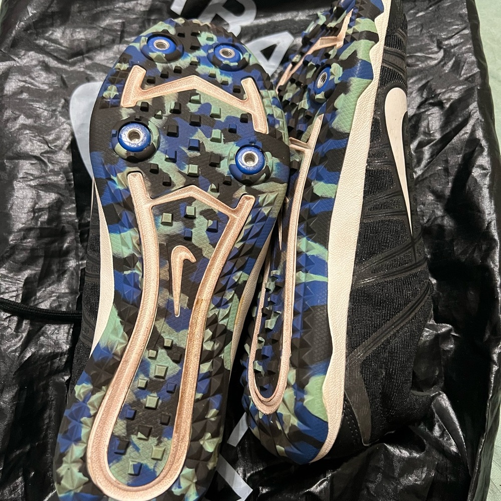 Track shoes - Picture 2 of 4